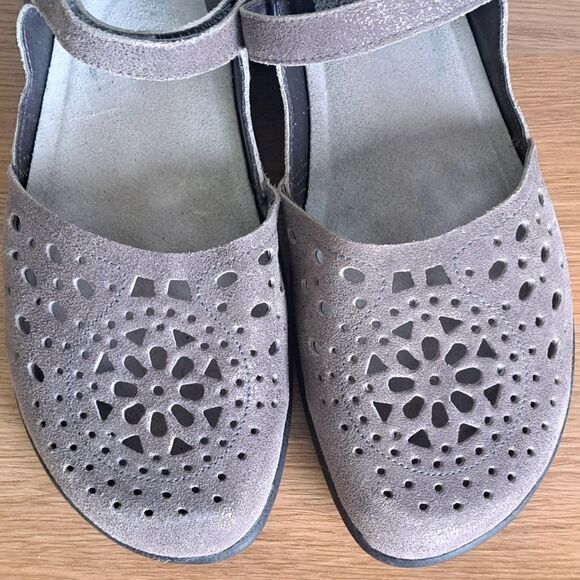 Naot Arataki Women’s 40 Silver Gray Leather Strappy Sandals Low Heel Mary Jane - Picture 3 of 13